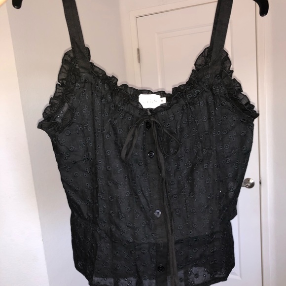 Button up eyelet tank! - Picture 2 of 8